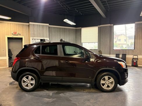 Used 2015 Chevrolet Trax LT w/ LT Plus Package AWD/4WD image 7