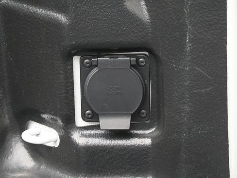 Used 2026 GMC Sierra 1500 SLT AWD/4WD image 11