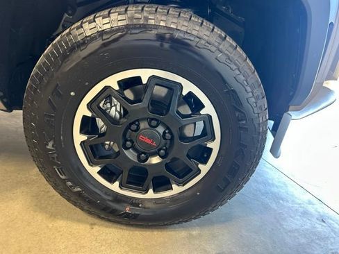 Used 2026 Toyota Tacoma TRD Off-Road AWD/4WD image 4