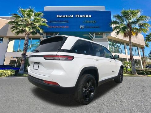 New 2026 Jeep Grand Cherokee Limited w/ Limited Altitude Package AWD/4WD image 5