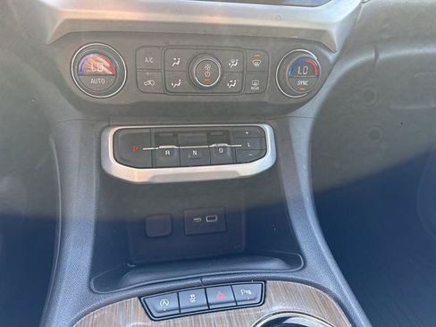 Certified 2021 GMC Acadia SLE w/ Driver Convenience Package FWD image 45