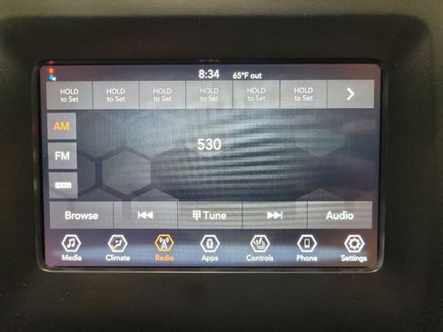 Used 2019 Jeep Cherokee Latitude Plus w/ Cold Weather Group AWD/4WD image 25