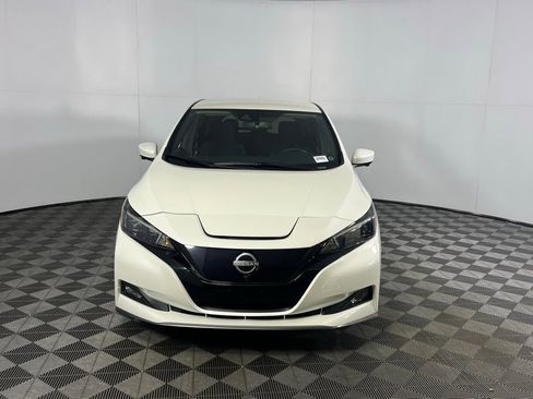 Used 2025 Nissan Leaf SV Plus image 11