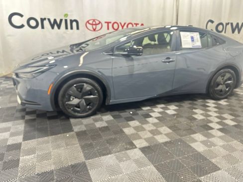 Used 2026 Toyota Prius Plug-In Hybrid FWD image 4