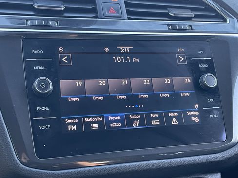 Certified 2023 Volkswagen Tiguan SE image 20