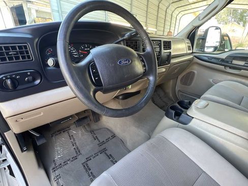 Used 2005 Ford Excursion XLT AWD/4WD image 10