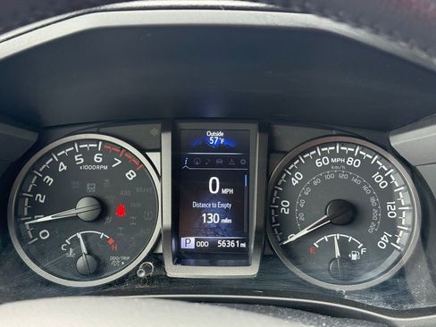 Used 2022 Toyota Tacoma TRD Off-Road w/ TRD Premium Off Road Package AWD/4WD image 10