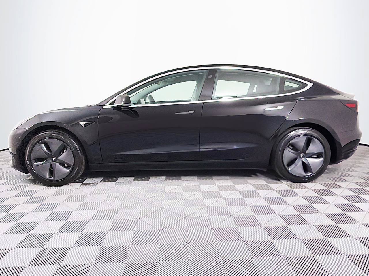 Used 2019 Tesla Model 3 Standard Range Plus RWD image 7