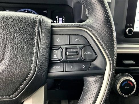 Used 2025 Toyota 4Runner SR5 AWD/4WD image 19
