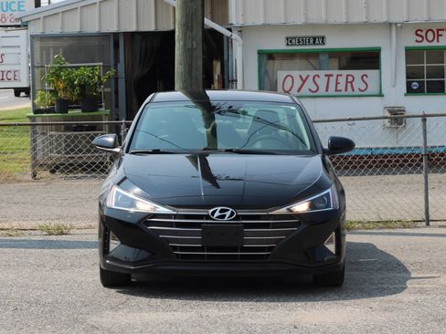 Used 2019 Hyundai Elantra SEL FWD image 2