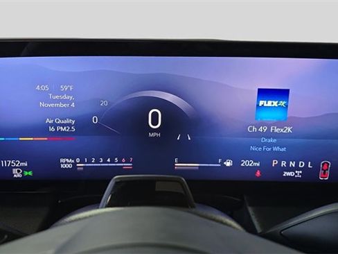 Used 2025 Buick Enclave Avenir image 10