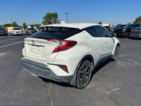 Used 2020 Toyota C-HR XLE FWD image 9