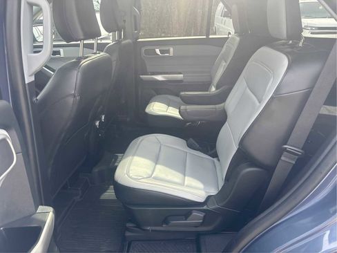Used 2021 Ford Explorer XLT w/ Equipment Group 202A image 11