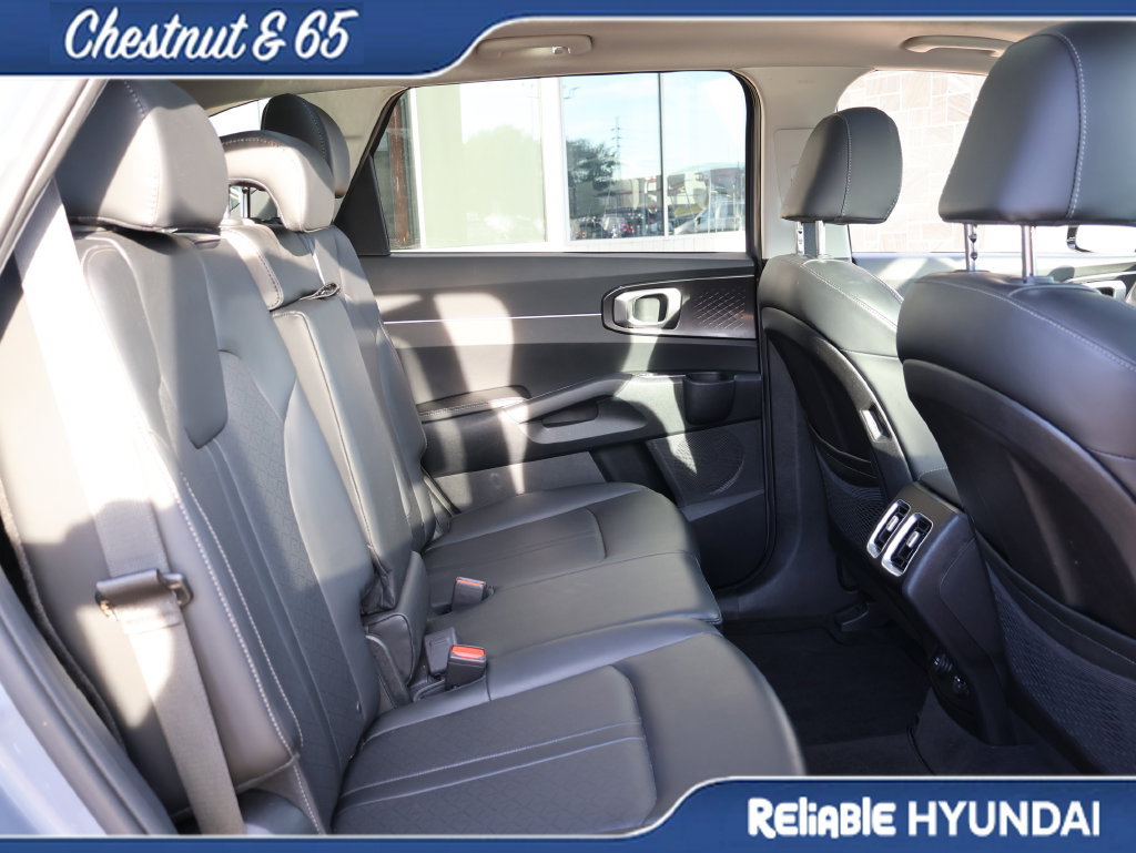 Used 2023 Kia Sorento S w/ Panoramic Sunroof Package FWD image 12