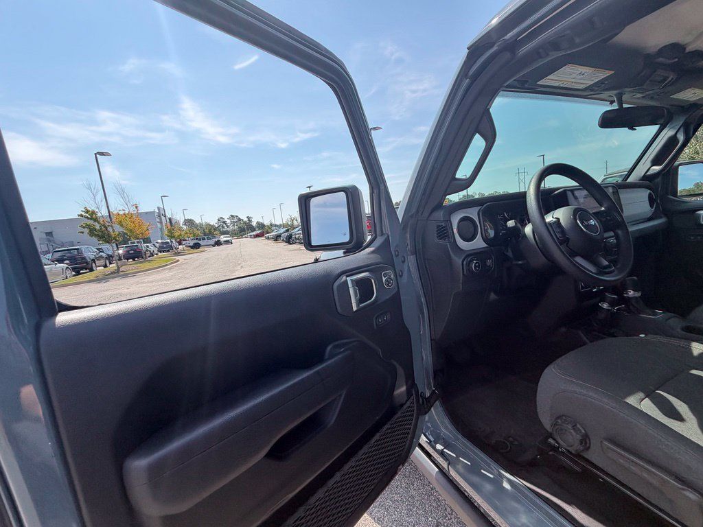 Certified 2024 Jeep Gladiator Sport AWD/4WD image 35