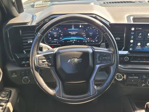Used 2022 Chevrolet Silverado 1500 ZR2 w/ Technology Package image 11