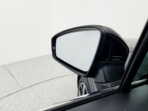 Used 2023 Volkswagen Tiguan SEL R-Line image 23