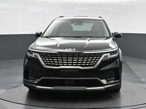 Used 2024 Kia Carnival SX Prestige image 2