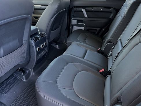New 2024 Land Rover Defender 130 X-Dynamic SE AWD/4WD image 12