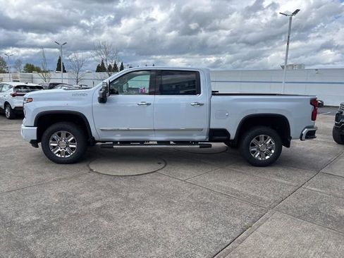 New 2026 Chevrolet Silverado 3500 High Country w/ High Country Premium Package AWD/4WD image 5