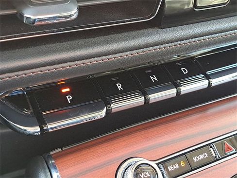 Used 2023 Lincoln Aviator Reserve w/ Equipment Group 201A image 17