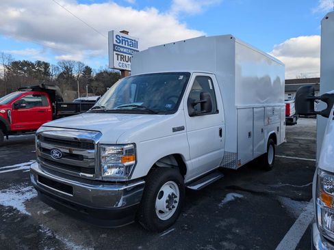 New 2026 Ford E-350 and Econoline 350 Super Duty w/ Interior Upgrade Package RWD image 1