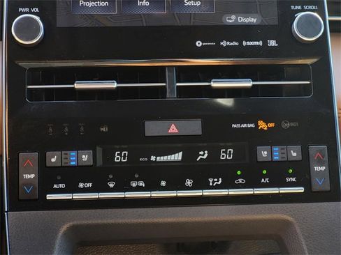 Used 2020 Toyota Avalon Limited image 24