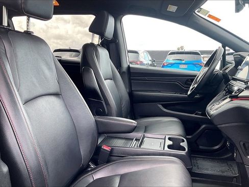 Used 2025 Honda Odyssey Sport-L image 17