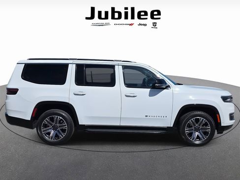Used 2024 Jeep Wagoneer Series II w/ Flexible Seating Group RWD image 39
