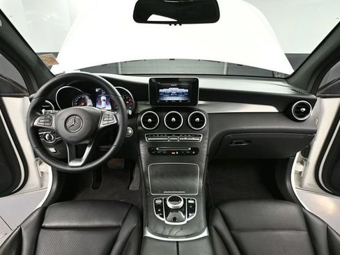 Used 2019 Mercedes-Benz GLC 300 image 26