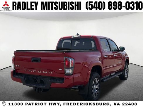 Used 2020 Toyota Tacoma Limited image 18