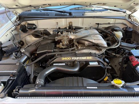 Used 2002 Toyota Tacoma PreRunner RWD image 25