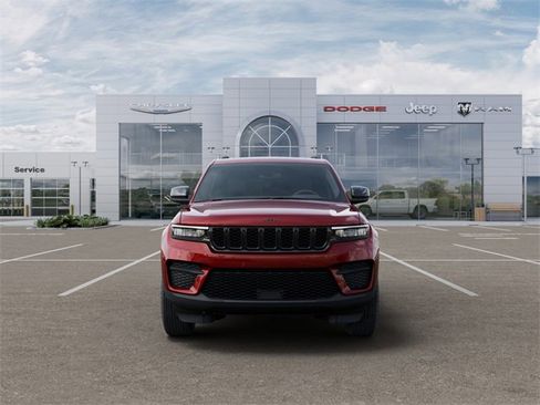 New 2025 Jeep Grand Cherokee Altitude image 6