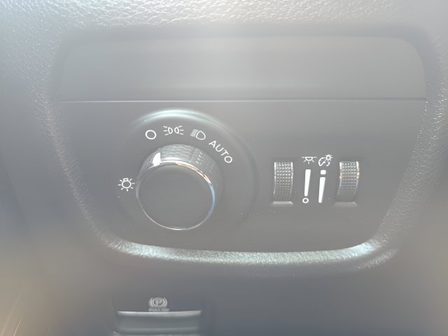 Certified 2024 Jeep Grand Cherokee Altitude AWD/4WD image 11