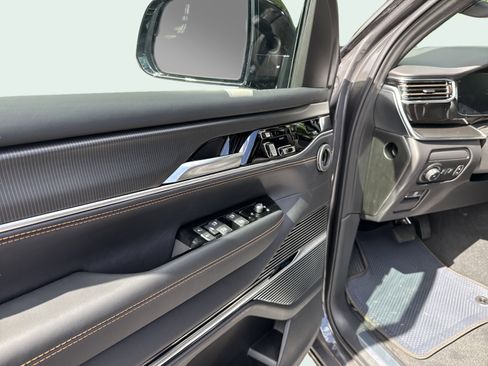 New 2025 Jeep Grand Wagoneer Series III w/ Quick Order Packagew 28T image 12