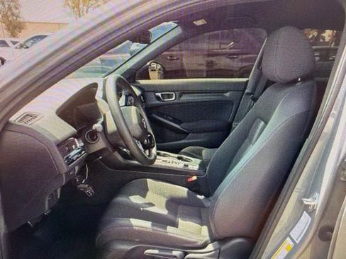 Used 2025 Honda Civic Sport image 6