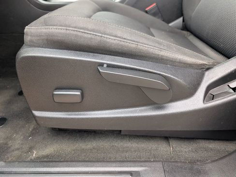 Used 2018 Chevrolet Colorado LT image 9