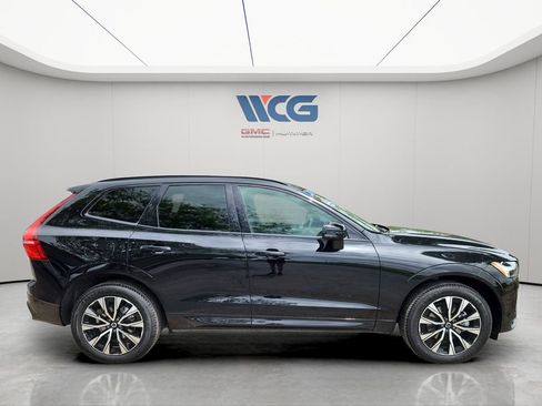 Used 2023 Volvo XC60 B5 Plus image 2