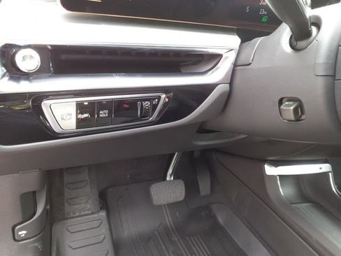 New 2025 Cadillac Lyriq Luxury image 29