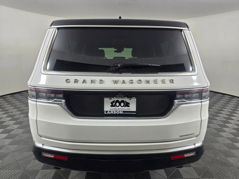 Used 2024 Jeep Grand Wagoneer L Series III AWD/4WD image 4