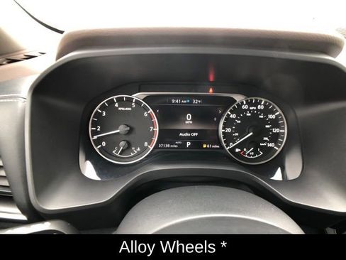 Used 2023 Nissan Rogue SV image 16