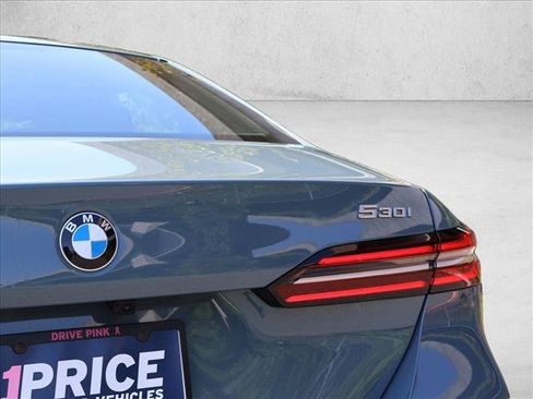 Used 2025 BMW 530i xDrive w/ Premium Package AWD/4WD image 8