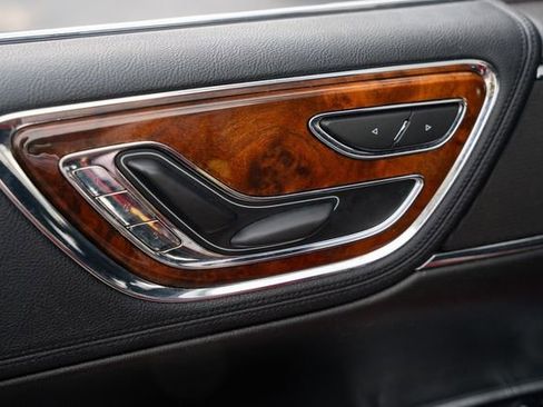 Used 2017 Lincoln Continental Select w/ Technology Package image 19