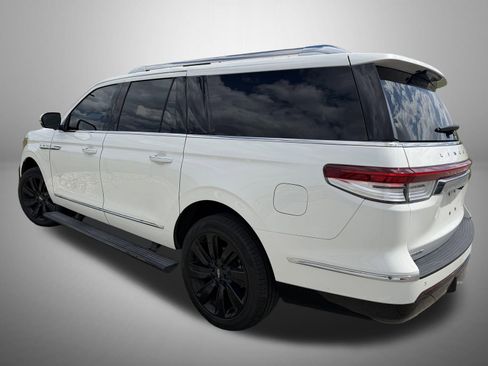 Used 2024 Lincoln Navigator L Reserve AWD/4WD image 3
