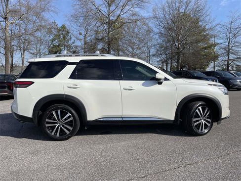 Used 2024 Nissan Pathfinder Platinum w/ Cargo Package image 2
