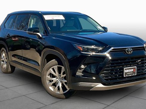 Certified 2024 Toyota Grand Highlander AWD image 3