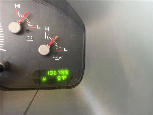 Used 2004 Ford Expedition XLT RWD image 12