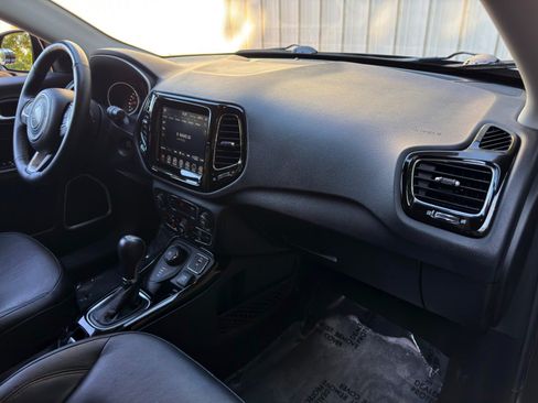 Used 2017 Jeep Compass Limited AWD/4WD image 13