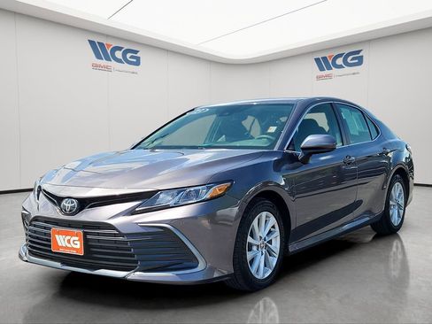 Used 2023 Toyota Camry LE FWD image 5