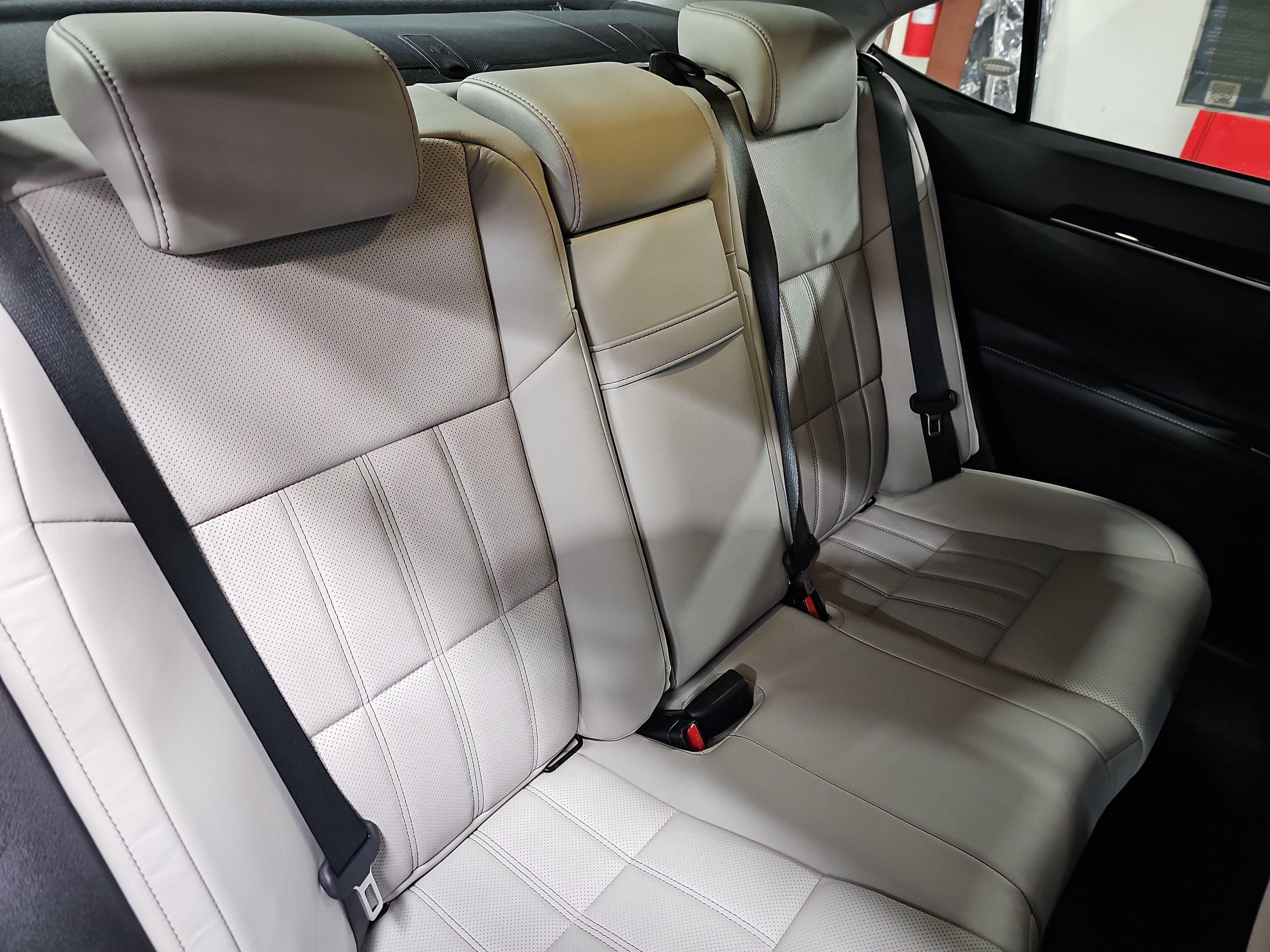 Used 2018 Lexus ES 350 w/ Luxury Package w/Wood Trim FWD image 12